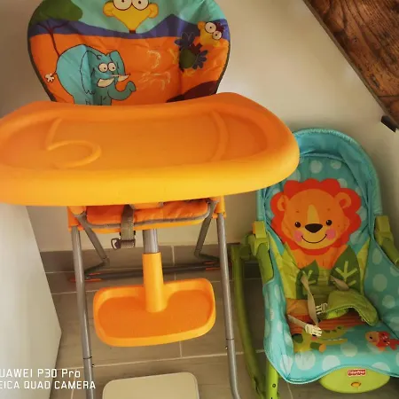 Centrum Szolgaltatohaz 托卡伊